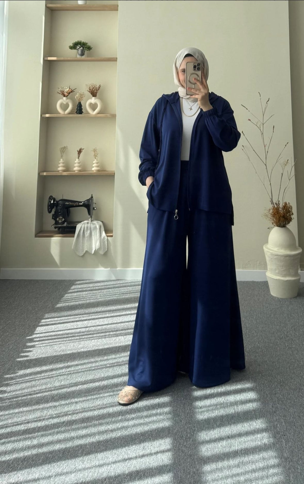 The Elara Flow Set - Navy blue full length mirror selfie