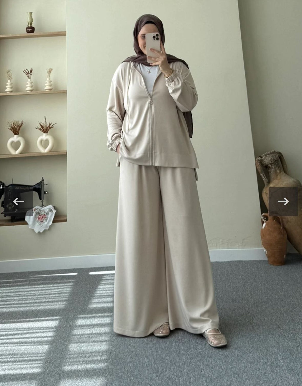The Elara Flow Set - Beige full length mirror selfie