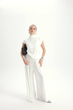 Amélie Flow Set - White studio front full length with bag and scarf