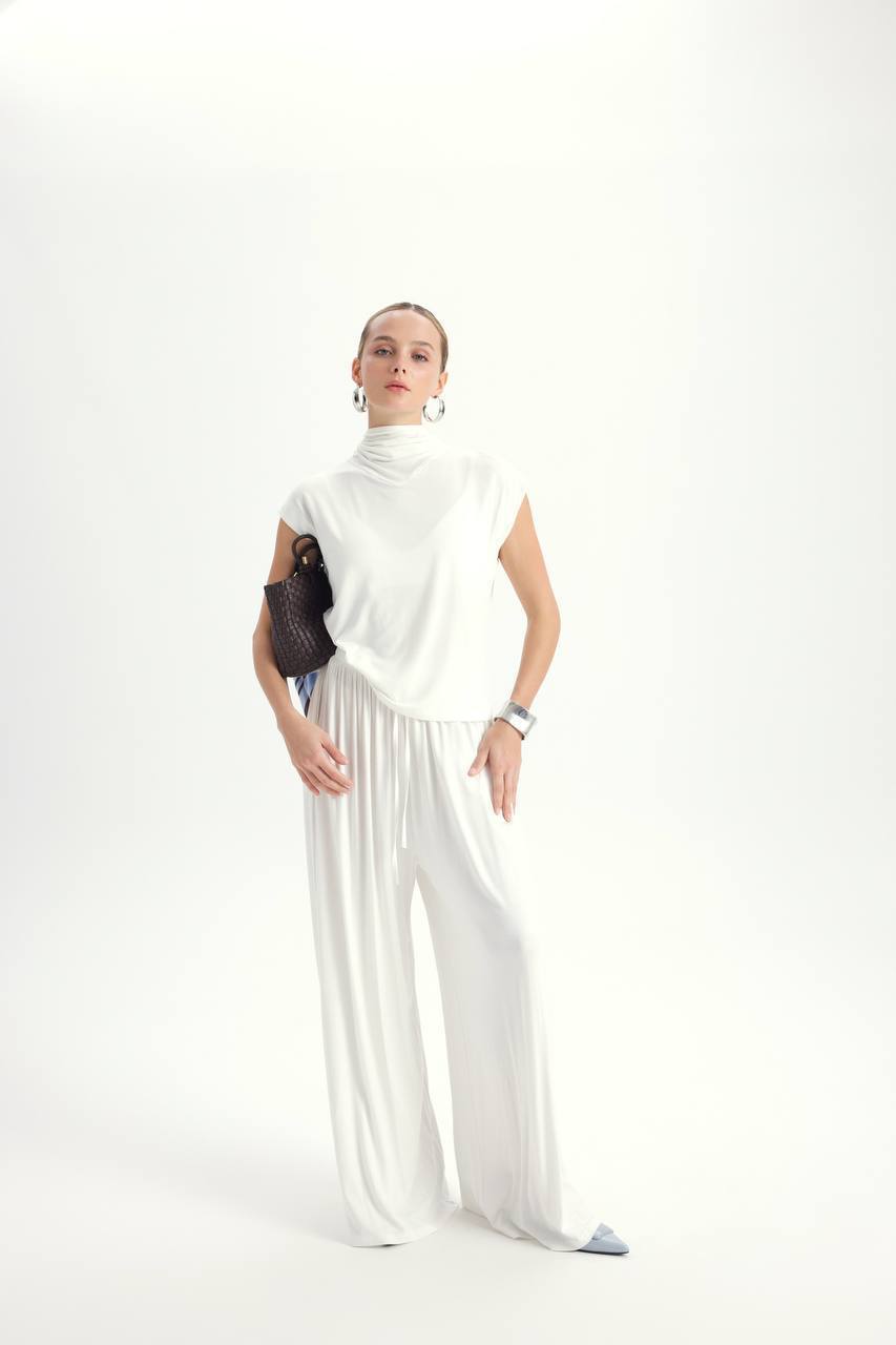 Amélie Flow Set - White studio front full length with bag and scarf